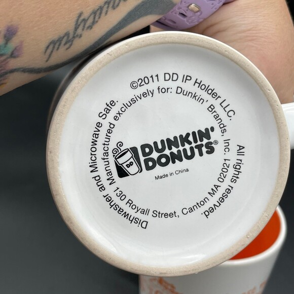 His Hers Dunkin' Donuts DD Pair of 2011 White Orange Coffee Mugs 14 oz. Words - Picture 5 of 7